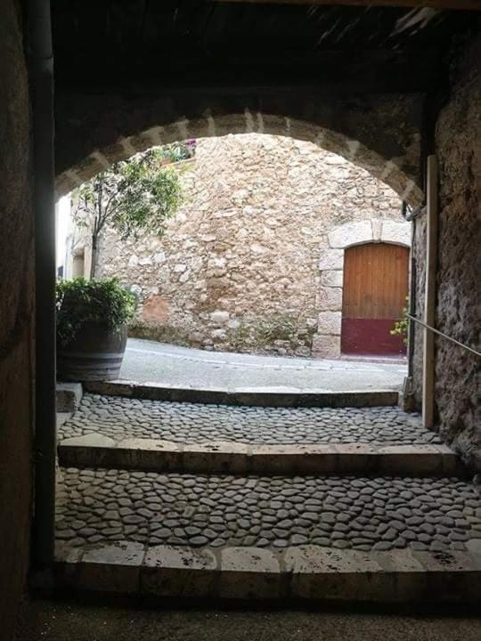 La Mansardiere Villecroze Bagian luar foto