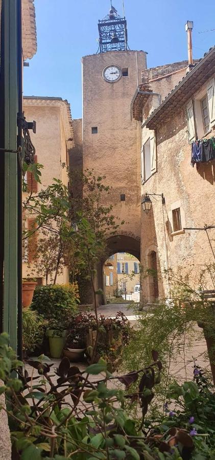 La Mansardiere Villecroze Bagian luar foto
