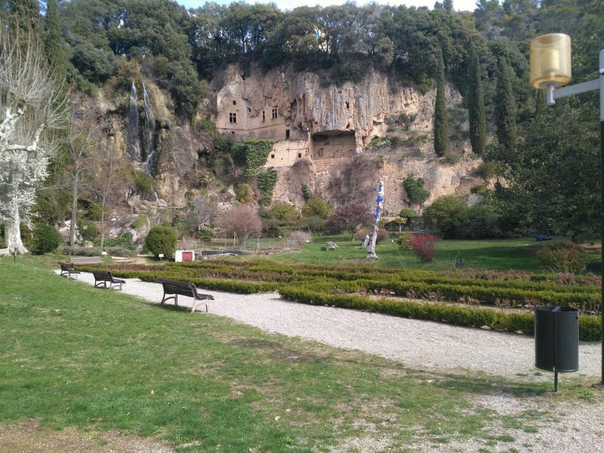La Mansardiere Villecroze Bagian luar foto